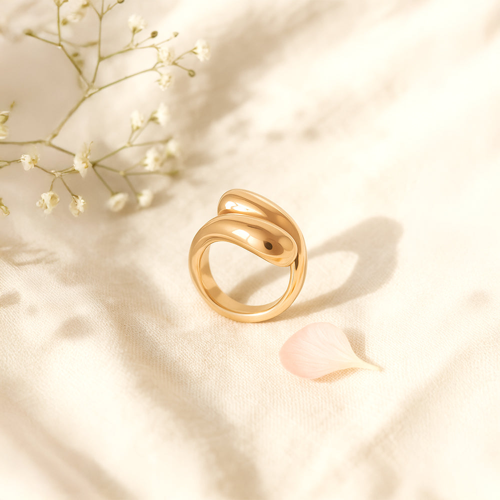 Hug Me Ring