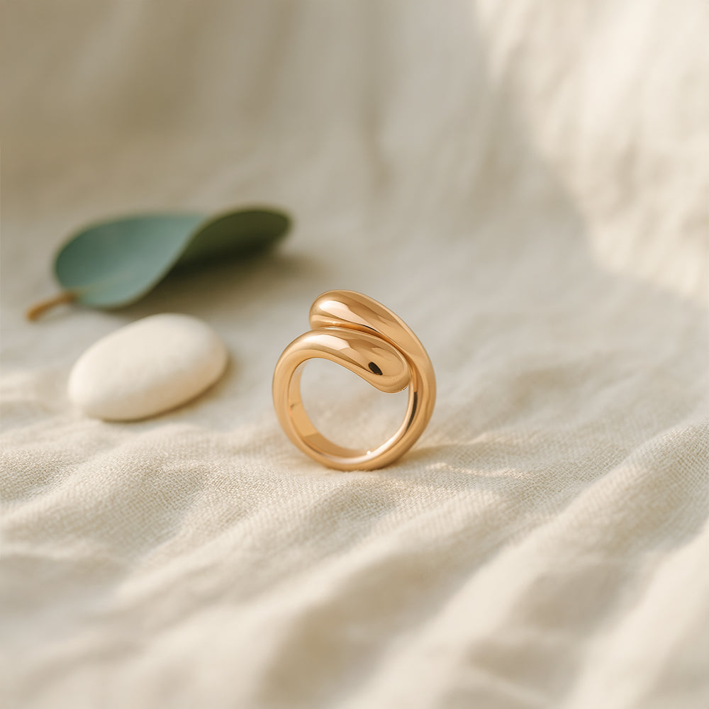 Hug Me Ring