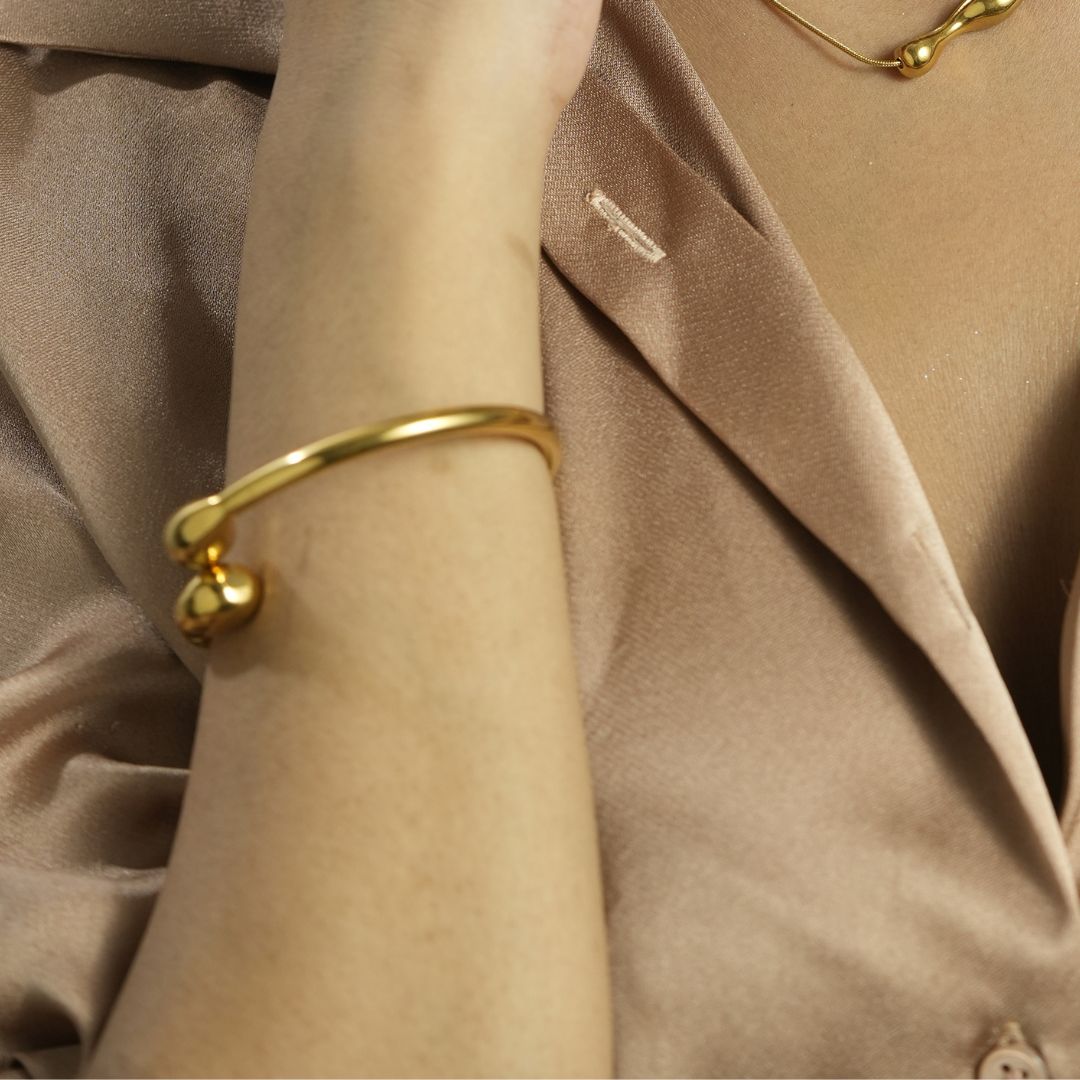 Elegant Drop Bangle Kada
