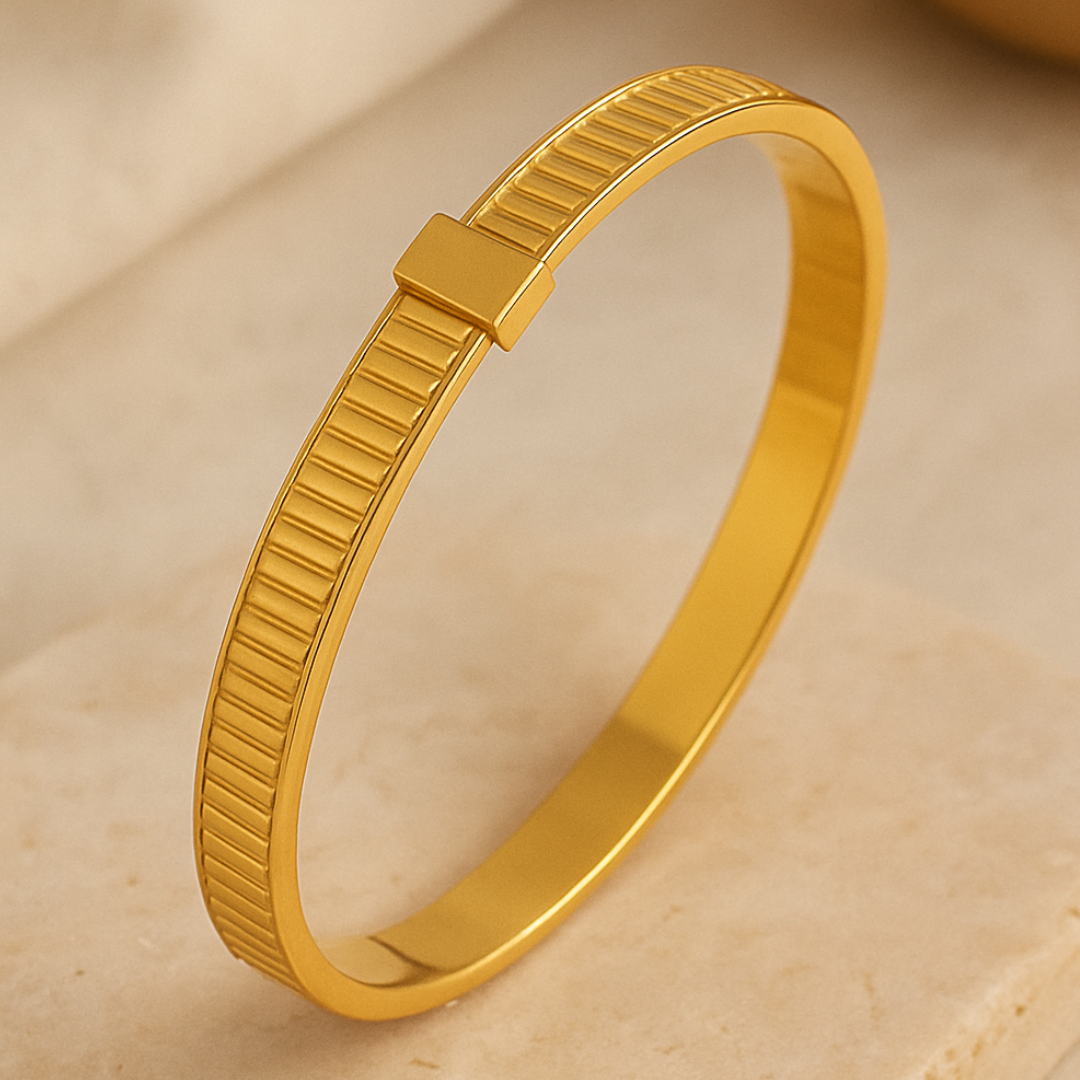 Luxe loop bangle bracelet